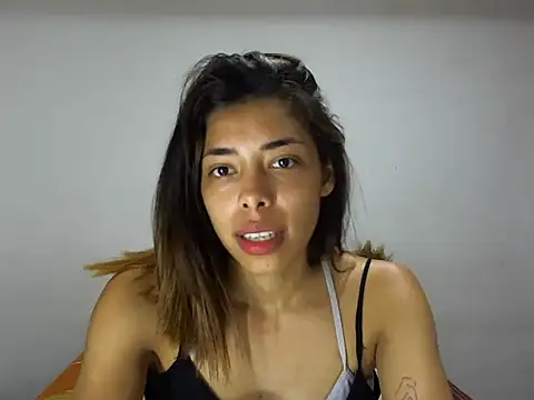 Snapshot of MeganAndMax@xh chatting on October 31, 2025, 11:11 pm MeganAndMaxxh online show from October 31, 2025, 11:11 pm