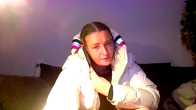 Snapshot of RUBY-ROSE-SWINGS chatting on December 16, 2025, 7:29 pm RUBY-ROSE-SWINGS online show from December 16, 2025, 7:29 pm