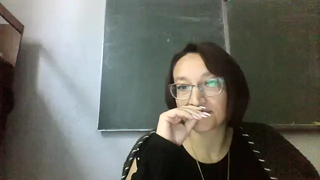 Moon Janis online show from October 2, 2025, 6:39 am