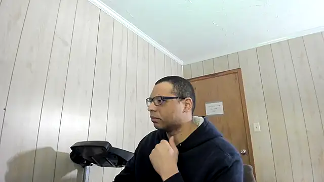 NaturalBeautyQueen online show from July 14, 2026, 4:02 pm