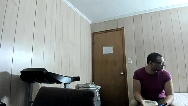 NaturalBeautyQueen online show from July 7, 2026, 11:25 am