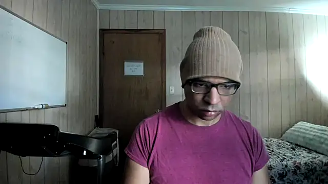 Snapshot of NaturalBeautyQueen chatting on October 10, 2025, 1:34 pm NaturalBeautyQueen online show from October 10, 2025, 1:34 pm