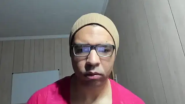 Snapshot of NaturalBeautyQueen chatting on October 19, 2025, 12:52 pm NaturalBeautyQueen online show from October 19, 2025, 12:52 pm