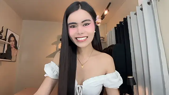Snapshot of Princess_Material chatting on June 22, 2026, 5:04 am Princess Material online show from June 22, 2026, 5:04 am