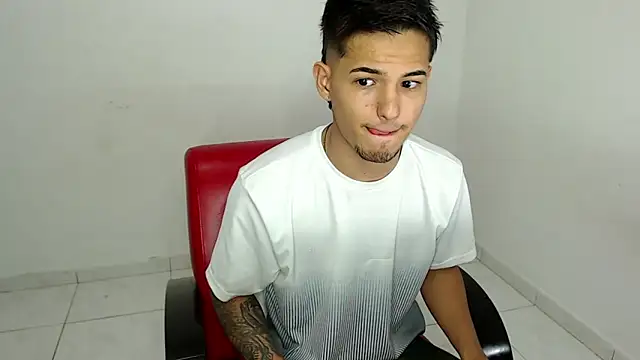 Alex mojica online show from March 6, 2026, 8:09 am