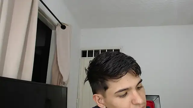 Snapshot of Alex_mojica chatting on October 10, 2025, 5:08 am Alex mojica online show from October 10, 2025, 5:08 am