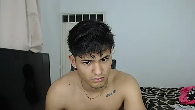 Snapshot of Alex_mojica chatting on October 11, 2025, 5:19 am Alex mojica online show from October 11, 2025, 5:19 am