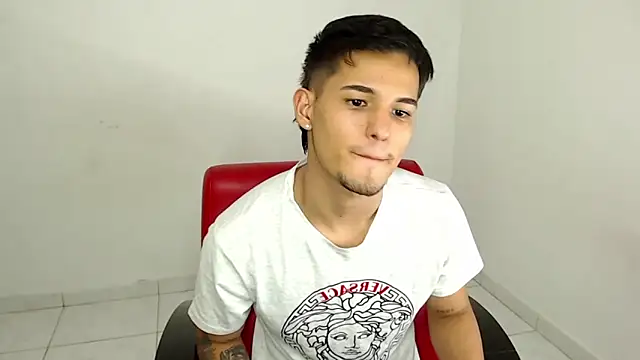 Alex mojica online show from March 12, 2026, 6:17 am