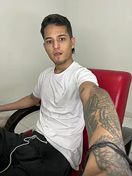 Alex mojica online show from March 19, 2026, 6:13 am