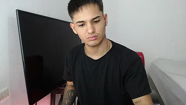 Snapshot of Alex_mojica chatting on December 3, 2025, 6:14 am Alex mojica online show from December 3, 2025, 6:14 am