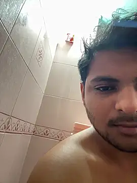 Snapshot of Kira_1413 chatting on February 15, 2026, 12:44 am Kira 1413 online show from February 15, 2026, 12:44 am