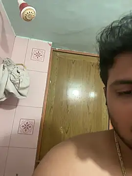 Snapshot of Kira_1413 chatting on February 20, 2026, 4:31 pm Kira 1413 online show from February 20, 2026, 4:31 pm