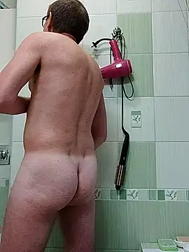 Snapshot of ExhibitPoll chatting on September 14, 2025, 4:40 pm ExhibitPoll online show from September 14, 2025, 4:40 pm