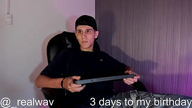  realwav online show from October 22, 2025, 7:19 am