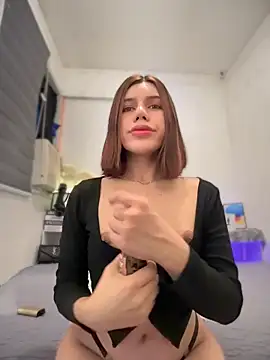 naughtyandreaxx online show from April 7, 2026, 7:04 pm