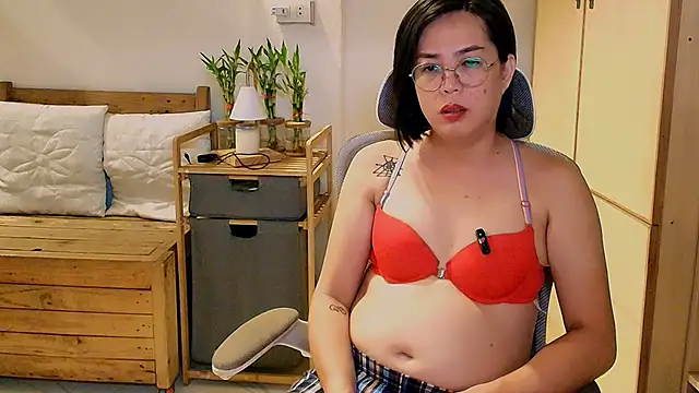 moriliciousxxx online show from May 4, 2026, 11:40 pm