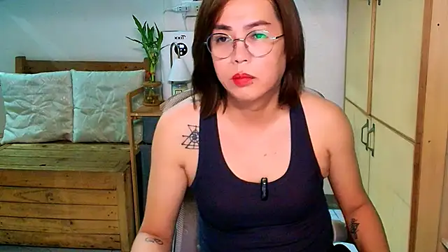 Snapshot of moriliciousxxx chatting on July 16, 2026, 10:07 pm moriliciousxxx online show from July 16, 2026, 10:07 pm