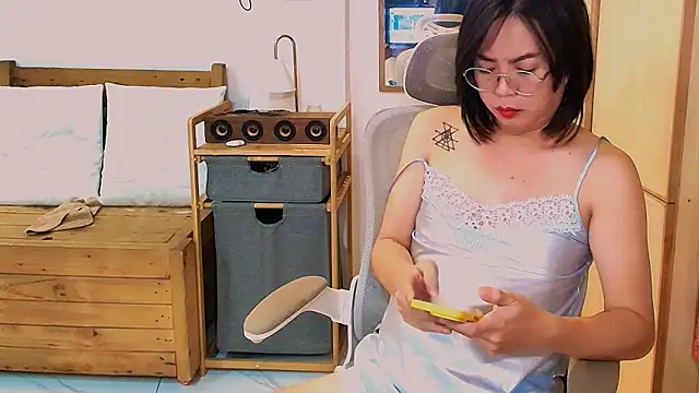 Snapshot of moriliciousxxx chatting on December 5, 2025, 1:38 am moriliciousxxx online show from December 5, 2025, 1:38 am