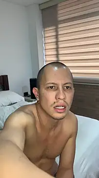 Snapshot of andyzuzka chatting on November 11, 2025, 3:29 pm andyzuzka online show from November 11, 2025, 3:29 pm