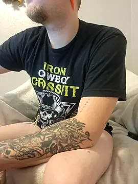 Snapshot of matty244 chatting on October 31, 2025, 5:09 pm matty244 online show from October 31, 2025, 5:09 pm