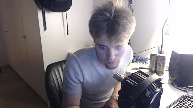 Snapshot of Stashx88 chatting on November 8, 2025, 12:03 am Stashx88 online show from November 8, 2025, 12:03 am