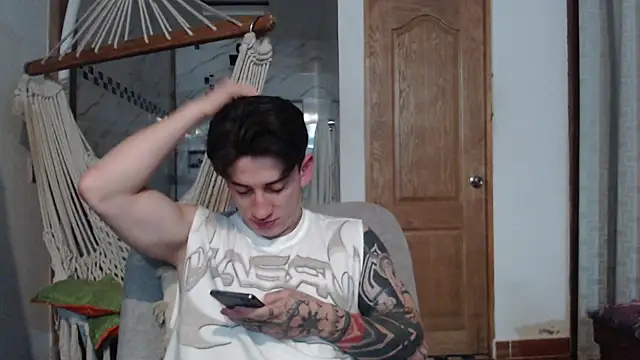 Snapshot of AteneoJr chatting on September 30, 2025, 4:51 am AteneoJr online show from September 30, 2025, 4:51 am