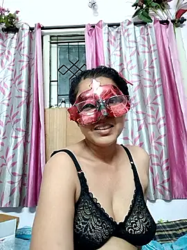 Snapshot of thanusi_2 chatting on May 7, 2026, 5:49 pm thanusi 2 online show from May 7, 2026, 5:49 pm