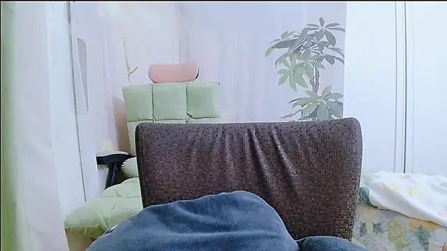 Winnie-01 online show from May 15, 2026, 2:59 pm