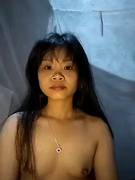 LinhNa999 online show from November 16, 2025, 12:32 pm