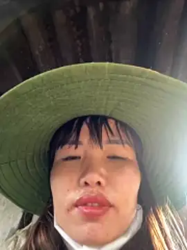 Snapshot of Sunny_lotus chatting on November 15, 2025, 2:04 am Sunny lotus online show from November 15, 2025, 2:04 am