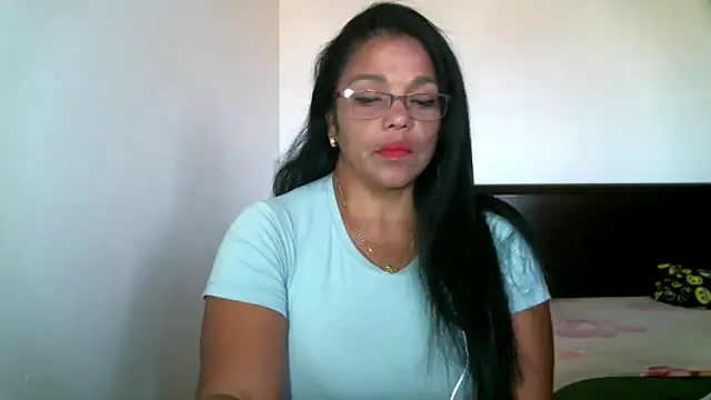 Snapshot of afrodhita_hot chatting on October 17, 2025, 3:14 pm afrodhita hot online show from October 17, 2025, 3:14 pm