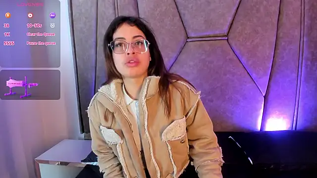 Snapshot of Isabela_Colins chatting on October 2, 2025, 12:30 pm Isabela Colins online show from October 2, 2025, 12:30 pm