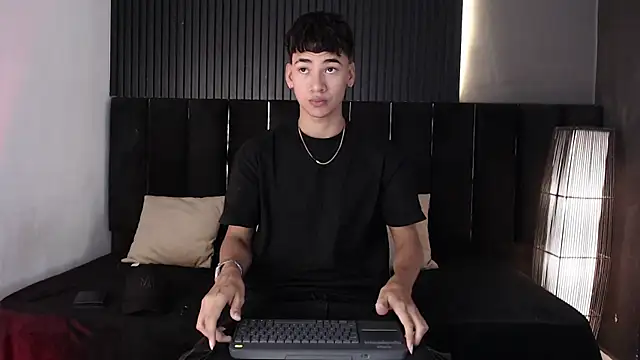 Dominic ghost online show from November 30, 2025, 9:26 pm