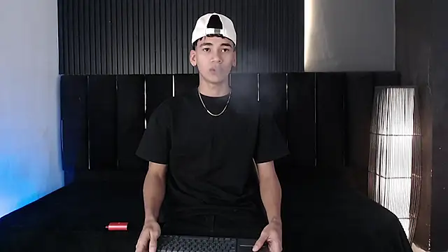 Snapshot of Dominic_ghost chatting on March 3, 2026, 1:12 am Dominic ghost online show from March 3, 2026, 1:12 am