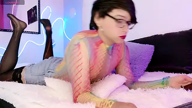 Snapshot of Dannyhot_ chatting on November 9, 2025, 3:32 am Dannyhot online show from November 9, 2025, 3:32 am