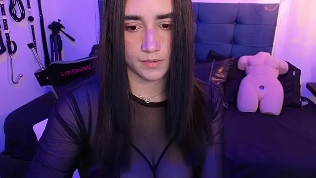 elowen halley1 online show from October 7, 2025, 7:59 pm