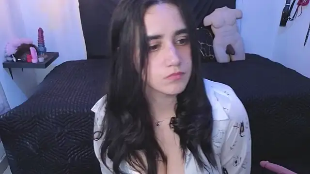 elowen halley1 online show from November 17, 2025, 7:51 pm