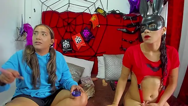 Snapshot of IsabelaANDalahia chatting on October 22, 2025, 2:27 pm IsabelaANDalahia online show from October 22, 2025, 2:27 pm