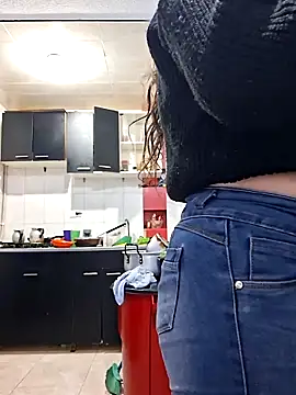 vaneza1999 online show from September 26, 2025, 5:09 pm