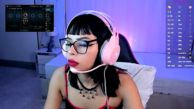 Snapshot of Nyveth chatting on November 10, 2025, 5:23 am Nyveth online show from November 10, 2025, 5:23 am