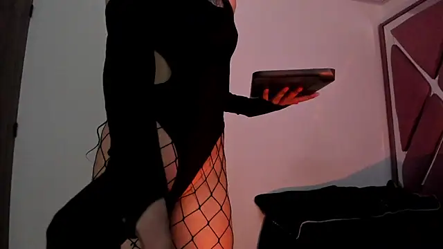 Alynn Bri  online show from February 9, 2026, 2:53 am