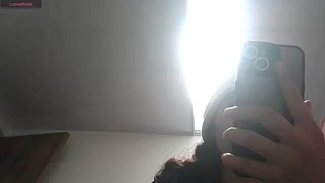 Snapshot of Alynn_Bri_ chatting on July 22, 2026, 2:30 pm Alynn Bri online show from July 22, 2026, 2:30 pm