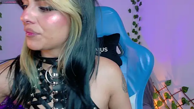 blue kitten online show from September 11, 2025, 6:13 am