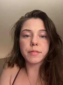 lilbbyily online show from April 21, 2026, 2:14 am