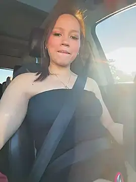 Mrs MrLove online show from November 7, 2025, 11:30 pm