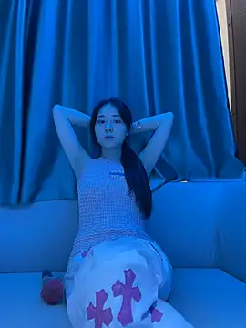 shishi0688 online show from May 19, 2026, 7:43 pm