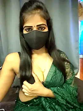 Misss-julli online show from April 3, 2026, 2:51 am