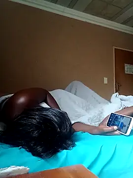 Snapshot of easybutjust chatting on December 22, 2025, 6:46 am easybutjust online show from December 22, 2025, 6:46 am
