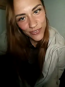 SlimBellaa online show from September 16, 2025, 8:32 pm