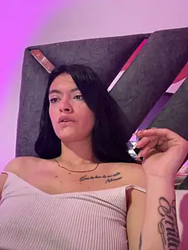 LiaCollings online show from November 20, 2025, 11:55 am